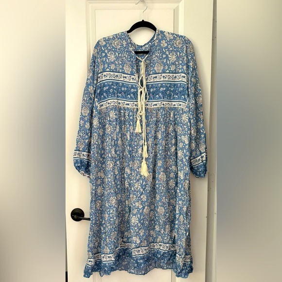 Dresses & Skirts - Blue and white dress, super cute!